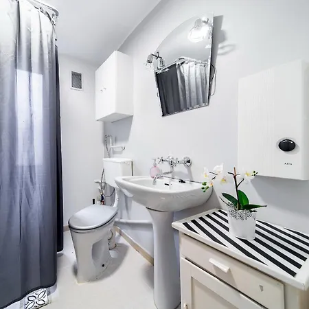 Apartament Kolonialny Apartment *